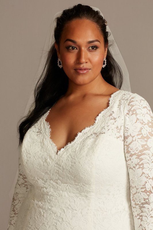 Scalloped Lace Open Back Plus Size Wedding Dress Collection 9WG3987