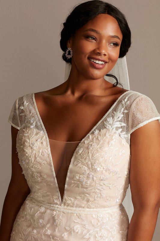 Floral Applique Cap Sleeve Plus Size Wedding Dress 8MS251218
