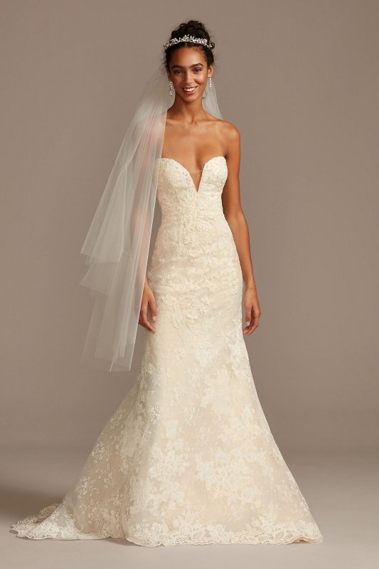 Scalloped Lace Removable Bow Train Wedding Dress CWG880