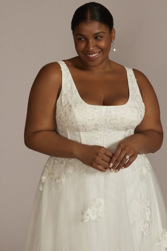 Floral Scoop Neck Tank Plus Size Wedding Gown 9WG4062