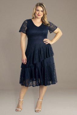 Plus Size Short Sleeve Tiered Lace Midi Dress 18220901