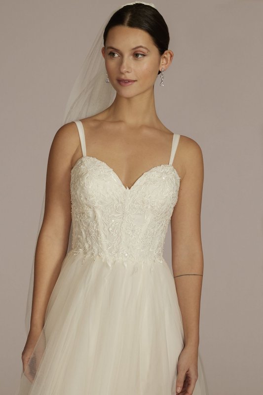 Floral Applique Spaghetti Strap Wedding Dress LBWG4036