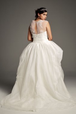 Plus Size Lace Wedding Gown 8VW351315