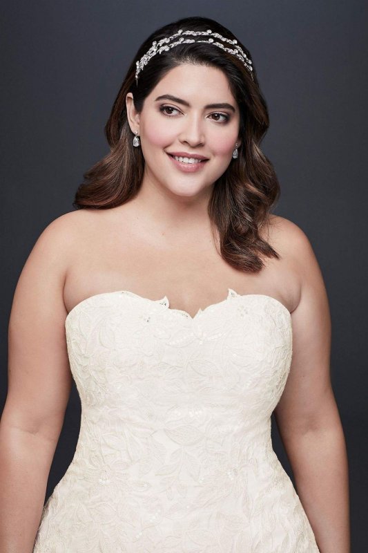 Soft Tulle Plus Size Wedding Dress with Leaf Lace Collection 9OP1338