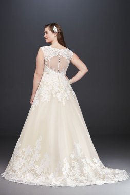 Scalloped Lace and Tulle Plus Size Wedding Dress Collection 9WG3850