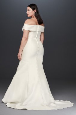 Lace Trumpet Wedding Dress with Deep V Neckline Collection 4XLT9612