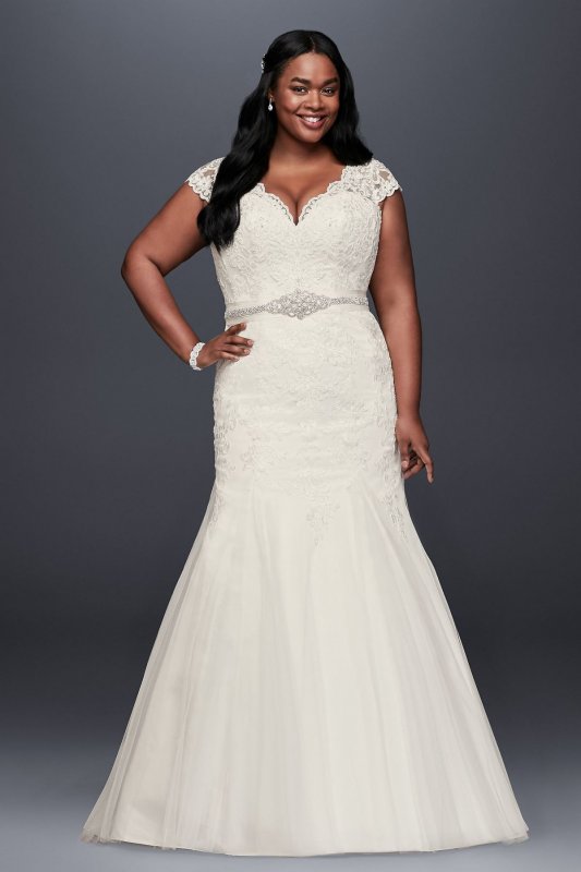 Scalloped Lace Trumpet Plus Size Wedding Dress Collection 9WG3898