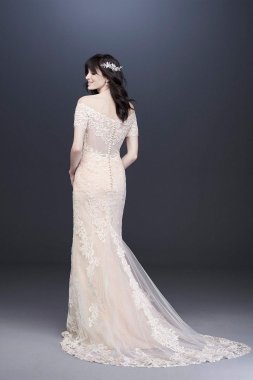 Off the Shoulder Lace Sheath Wedding Dress V3958